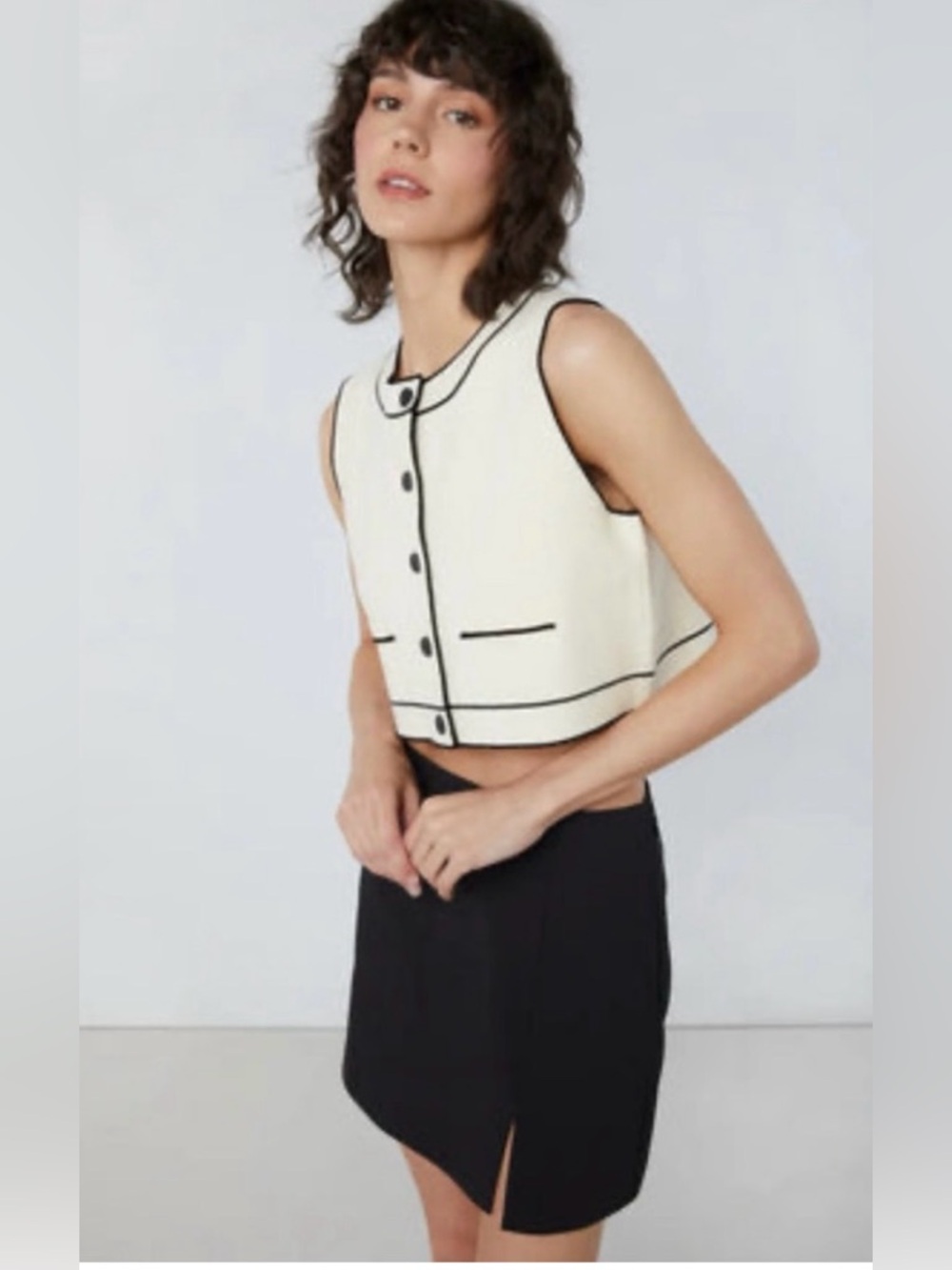 Oak + Fort Cream with Black Knit Vest/Top NWOT Size M